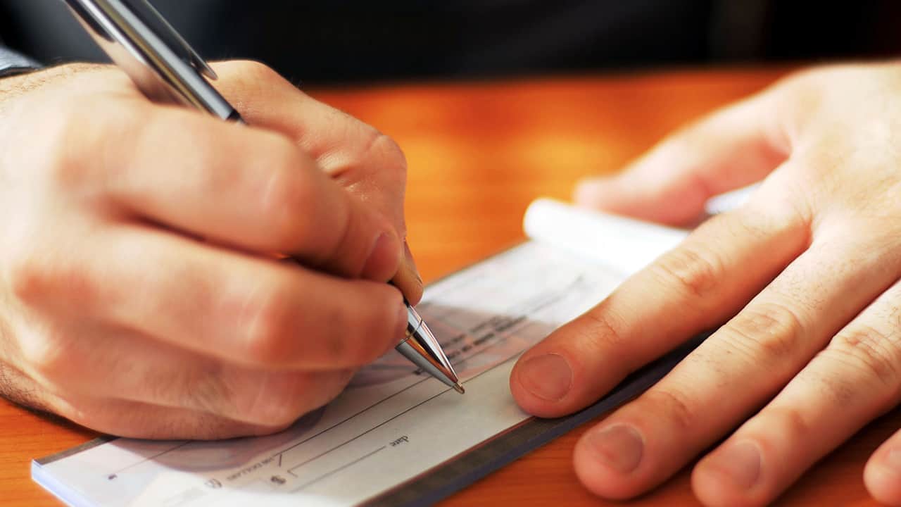 Caixa terá que indenizar clientes por cobrar tarifa de cheques sem fundo