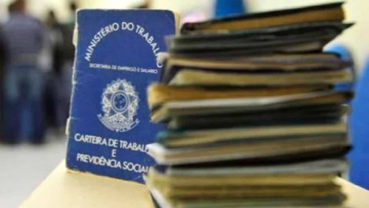 Empregos formais e informais crescem no Brasil; saiba mais
