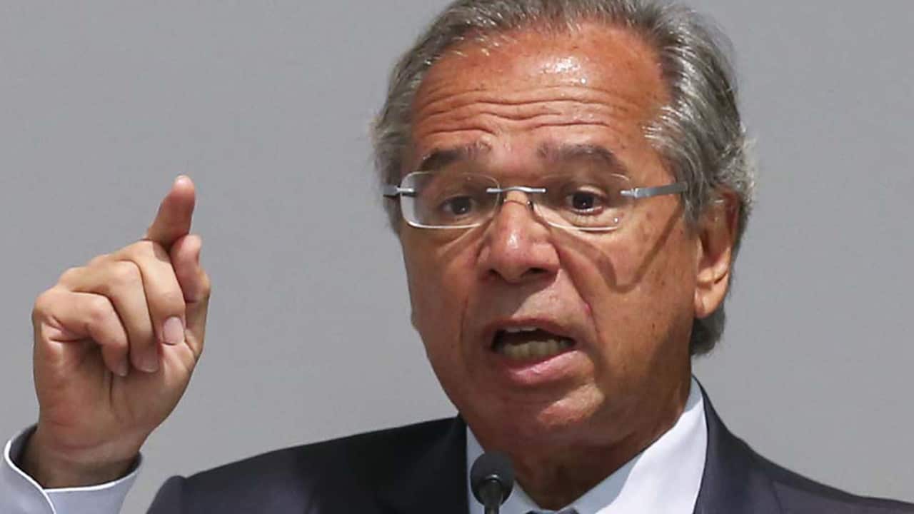 Concursos públicos serão suspensos no Brasil