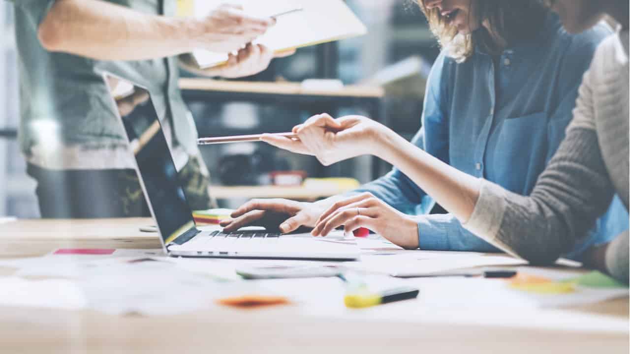 Há vagas! Saiba como se inscrever para trabalhar no Banco Inter e no Nubank