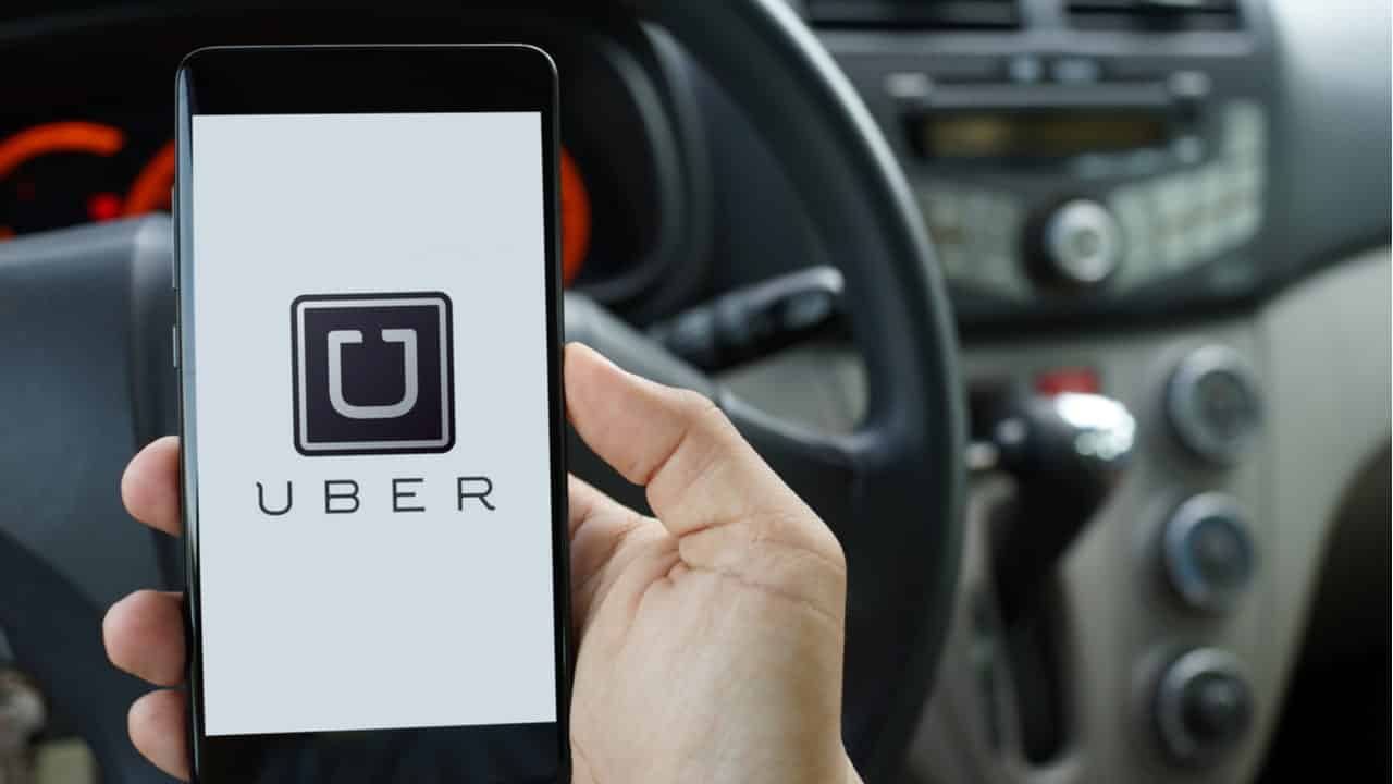 Brasileiro gasta em média mais de R$ 1600 por ano com apps de transporte