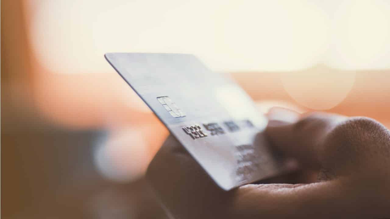 Confira 4 cartÔes de crédito que continuam aprovando mesmo com score baixo