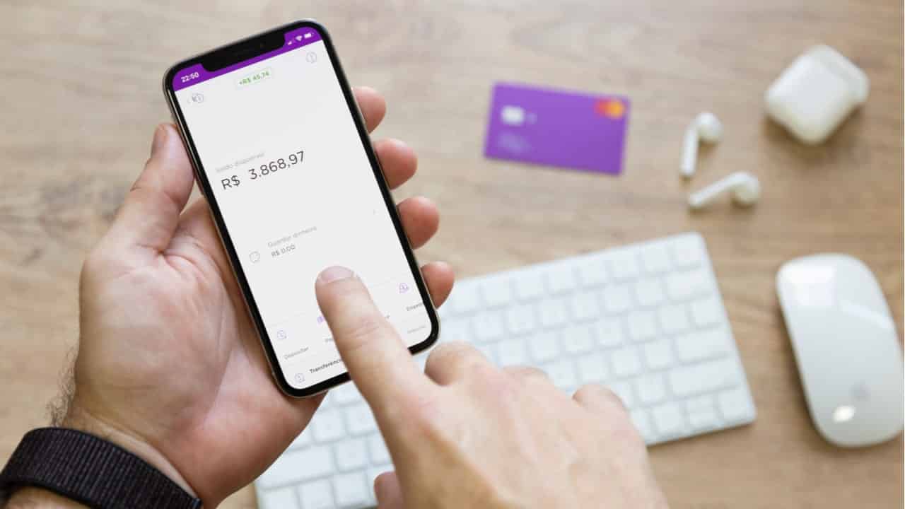 Nubank segue liberando limite de R$ 50. Saiba o que fazer para aumentar