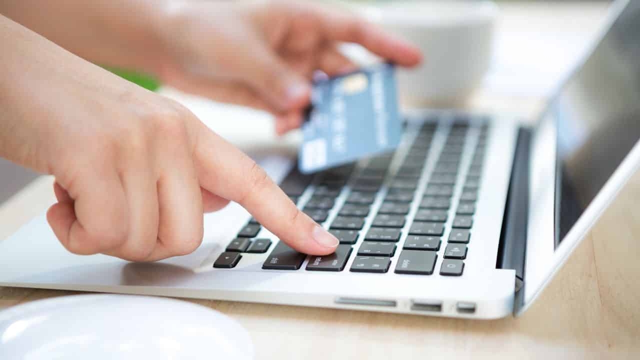 FitBank emite cartões físicos e virtuais da Elo com experiência de Open Banking