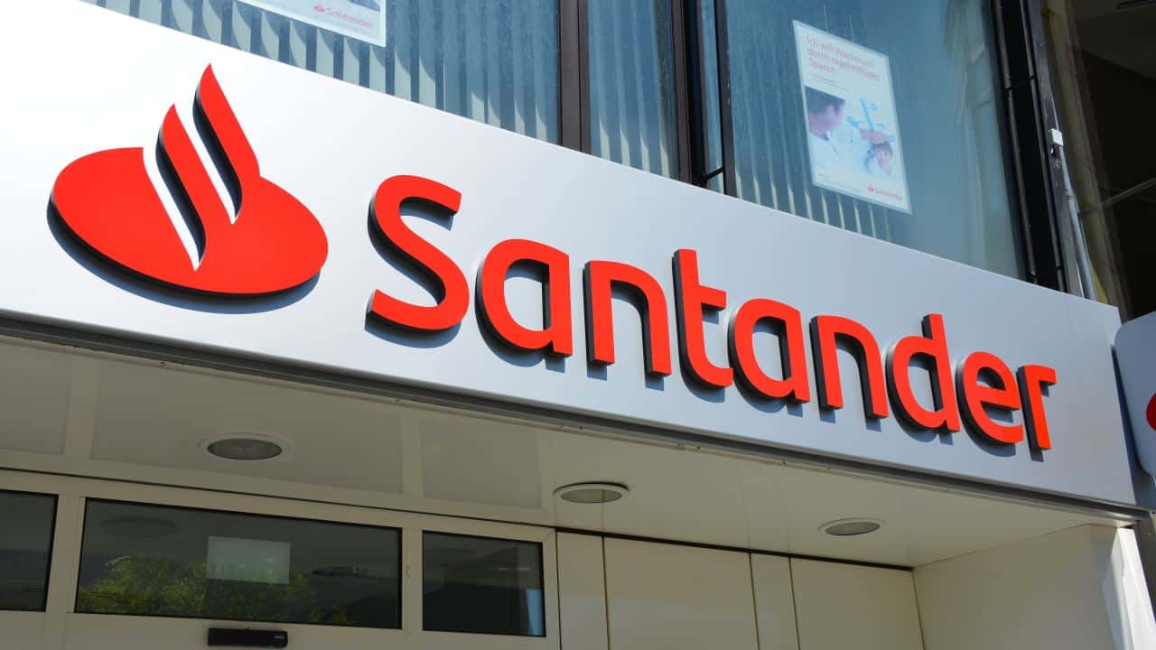 Banco Santander abre seleção para contratar 1500 profissionais