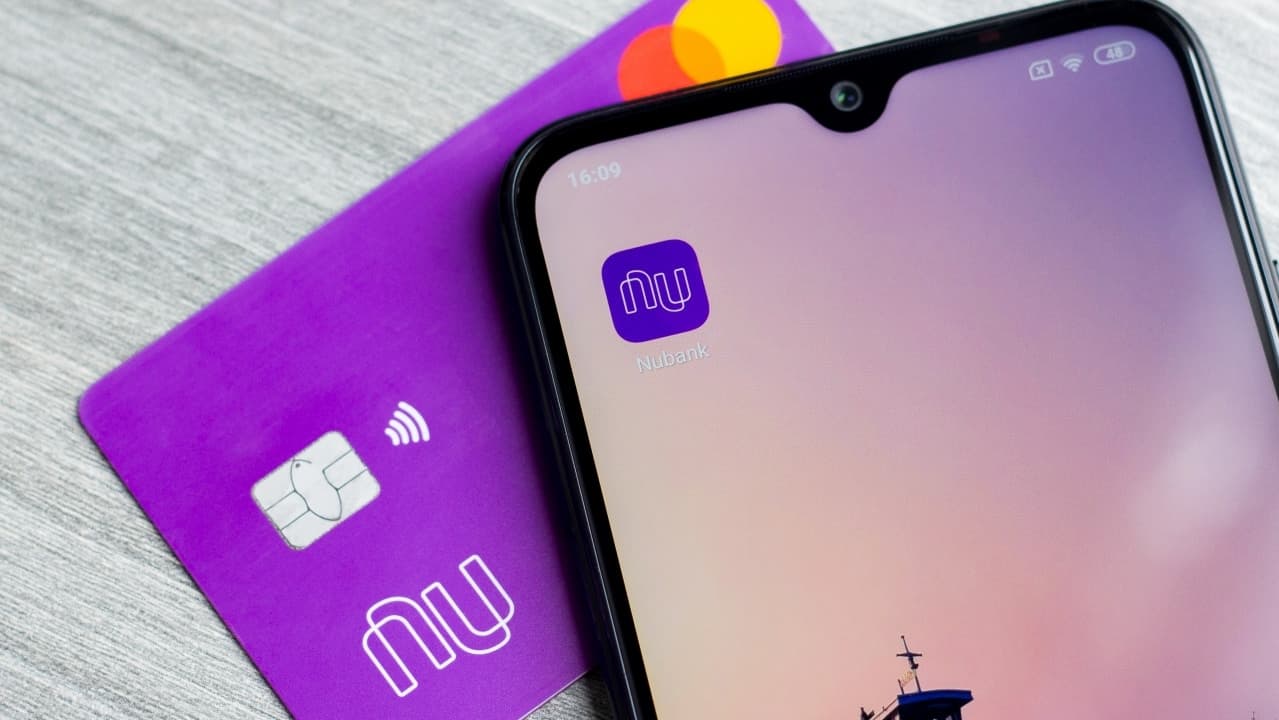 Quem tem cartão de crédito pode gerar cartão de débito virtual do Nubank?