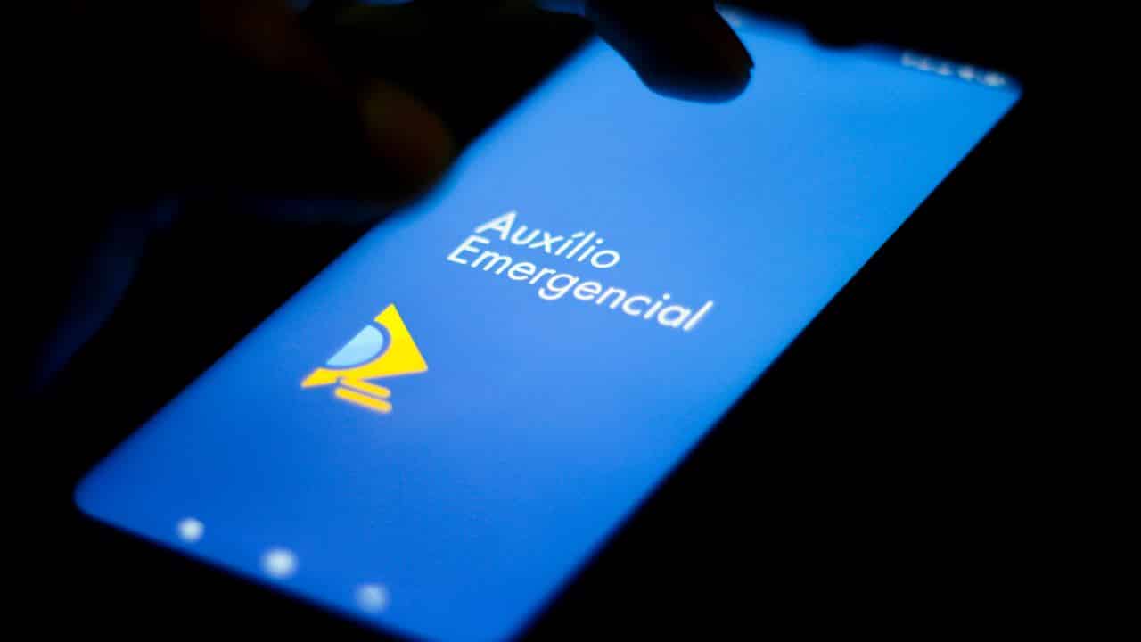 Auxílio Emergencial: Como conferir a lista dos beneficiários e fazer denúncias de irregularidades