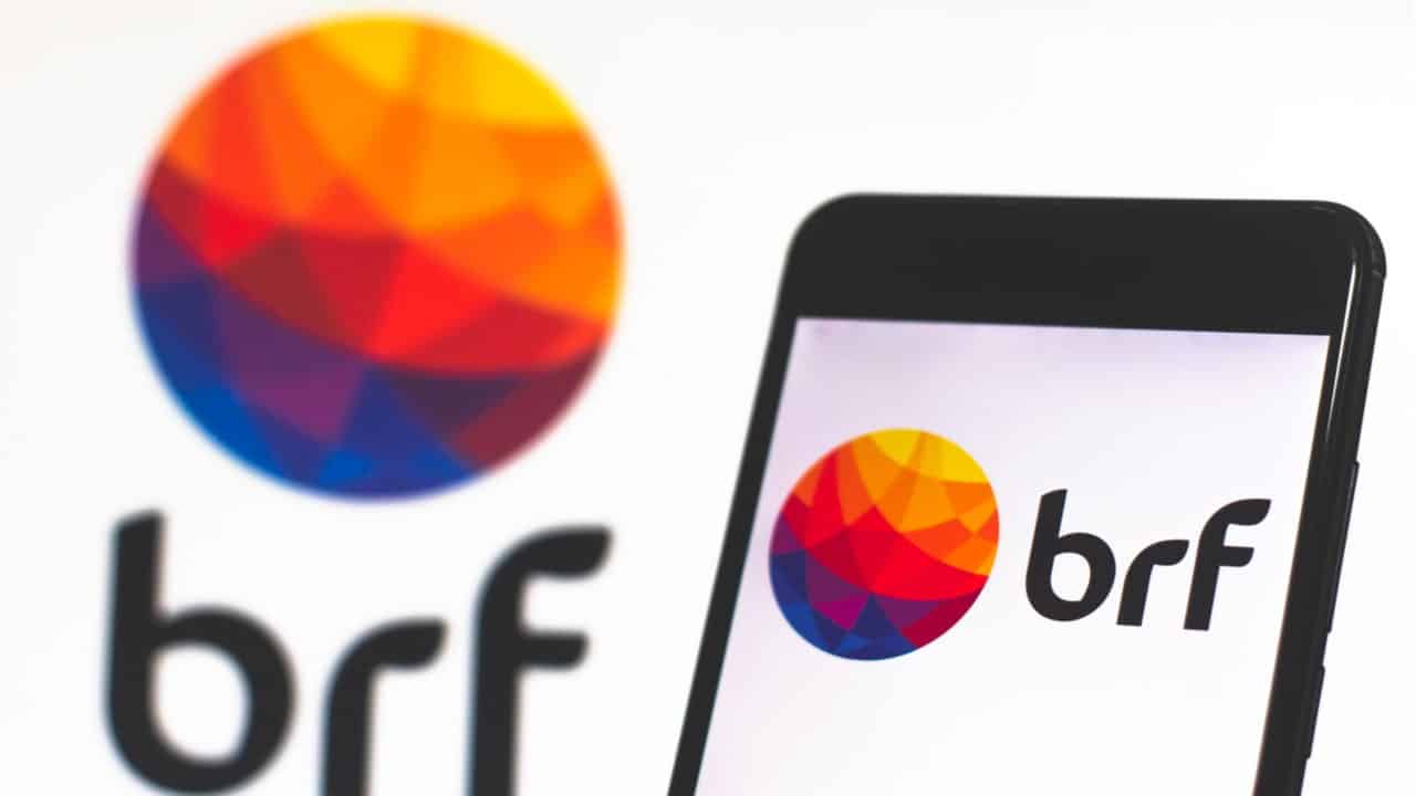 BRF está oferecendo mais de 1400 vagas de emprego pelo WhatsApp?