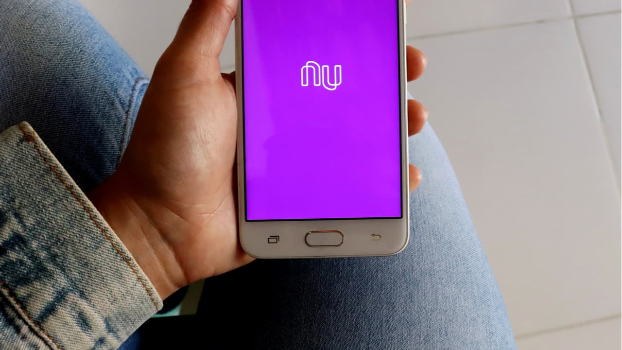 Nubank aumenta em massa o limite dos clientes mais uma vez