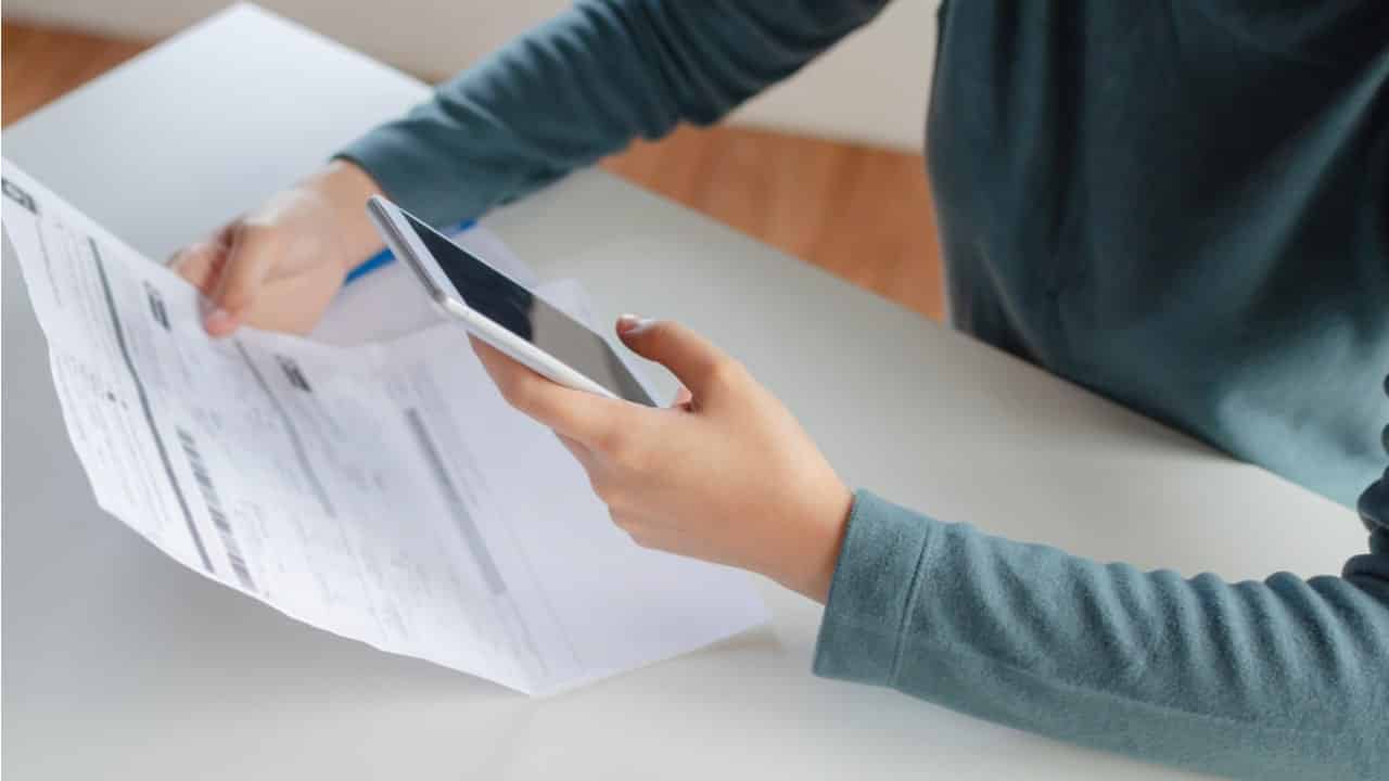Saiba como pagar boletos pelo celular sem ter que sair de casa