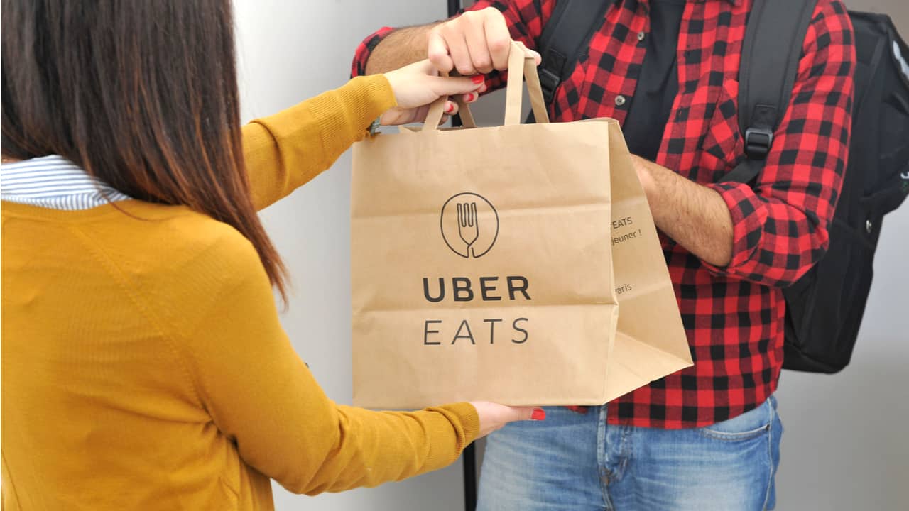 Cyber Monday no Uber Eats está dando ENTREGA GRÁTIS até o fim do ano!