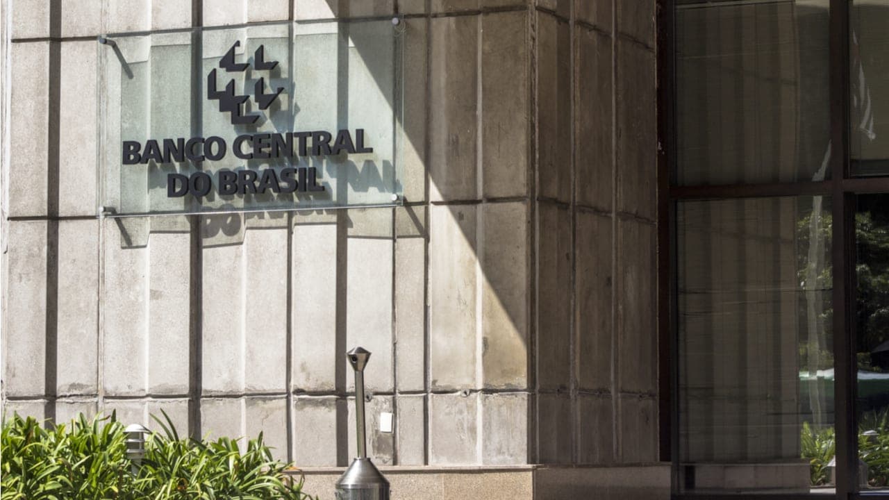Senado aprova projeto que dá autonomia ao Banco Central