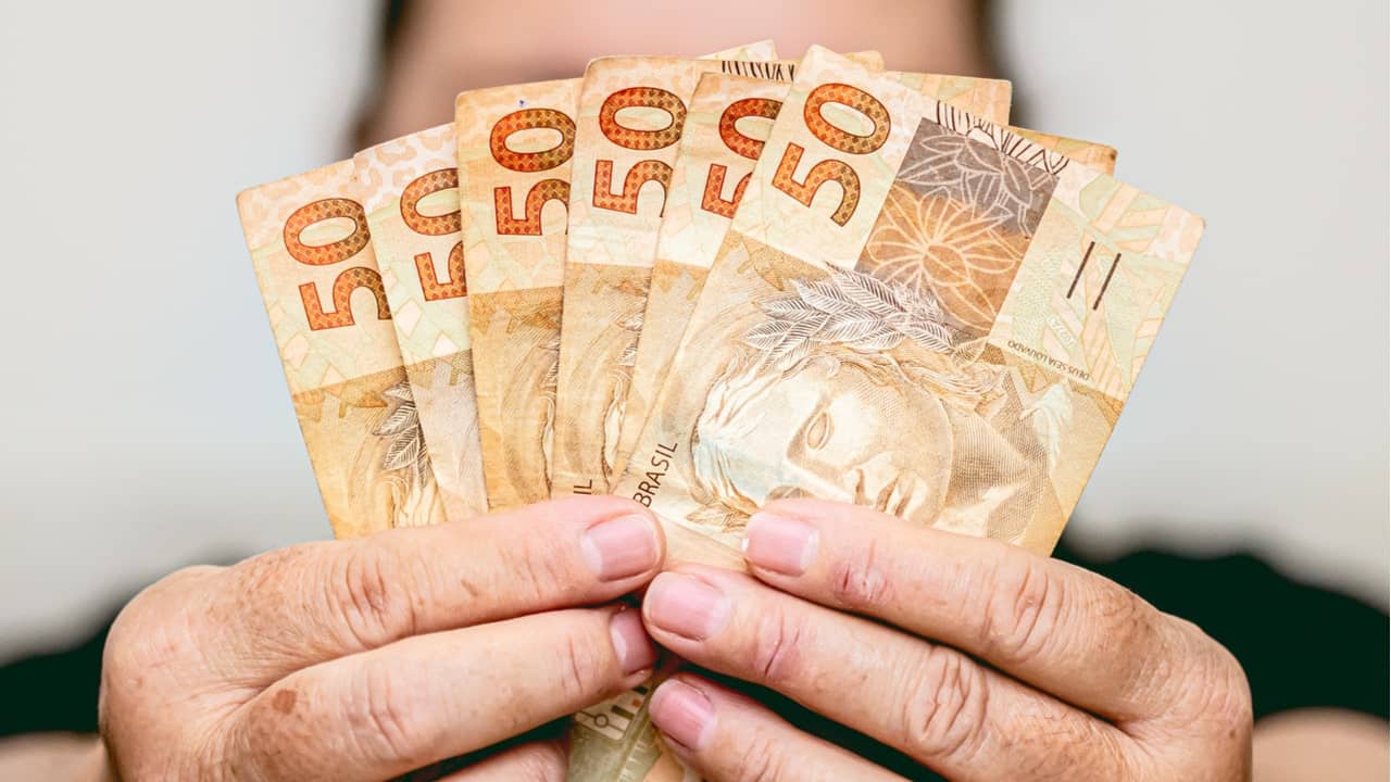 Programa Renda Familiar Mensal para ganhar R$ 130 por mês está com inscrições abertas no WhatsApp?