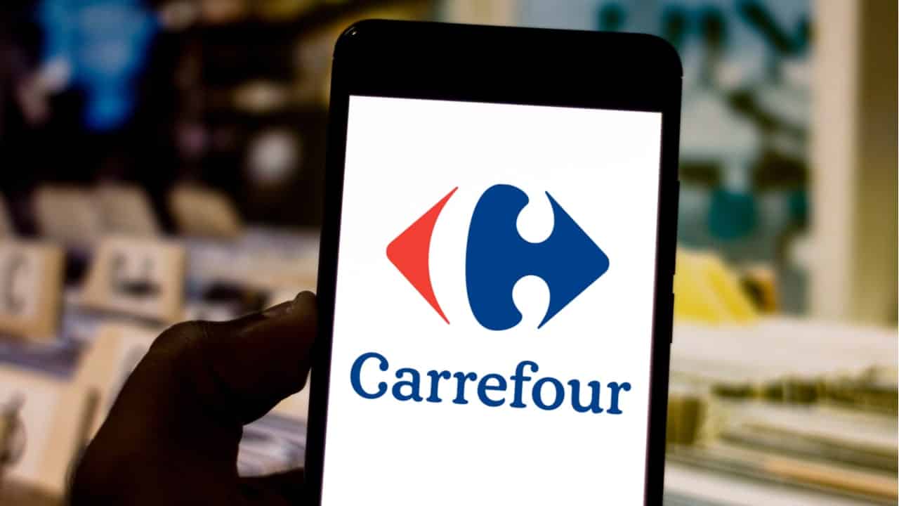Será que o Carrefour está dando iPhone 12 Pro para quem responder uma pesquisa pelo WhatsApp?