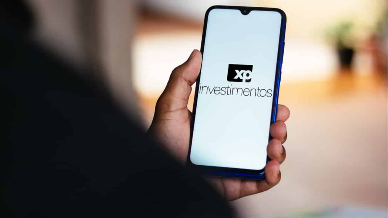 Para não perder clientes, XP lança Pix e estuda aprimorar conta digital