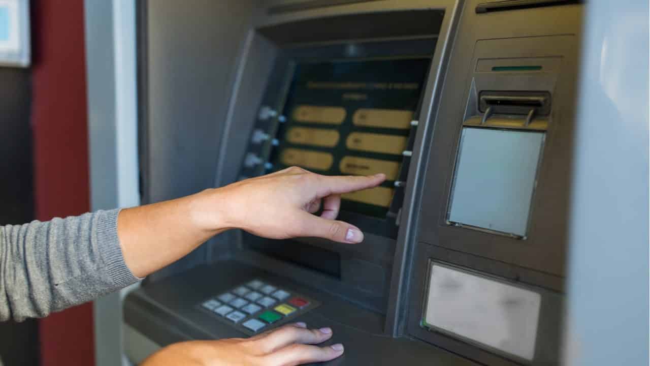 Clientes do Claro Pay poderão sacar no Banco24Horas