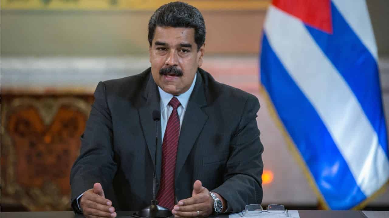 Maduro decreta quarentena radical e chama Bolsonaro de irresponsável