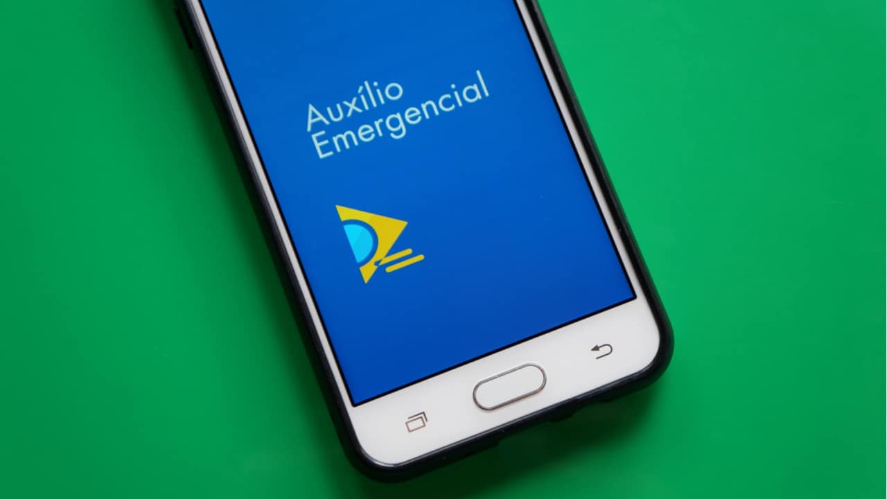 Ministro diz que auxílio emergencial deve virar um programa sustentável