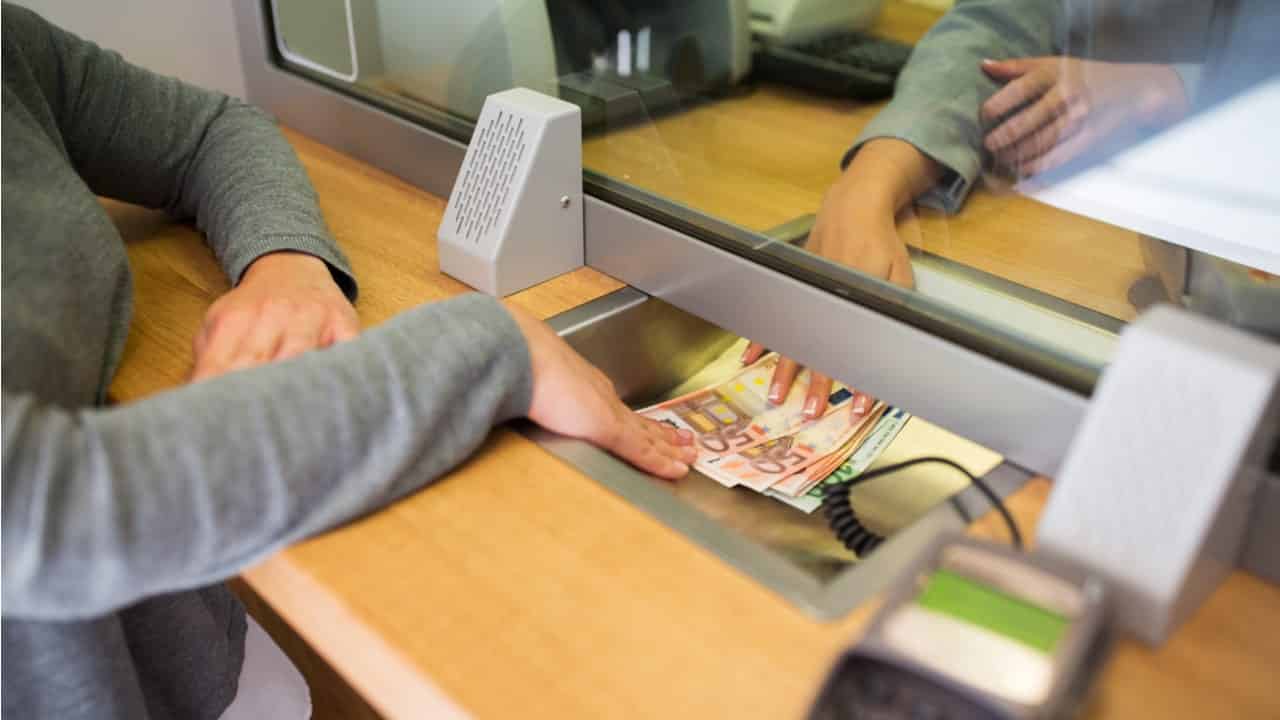 Dinheiro que os bancos emprestam aos clientes já custa mais que a Selic