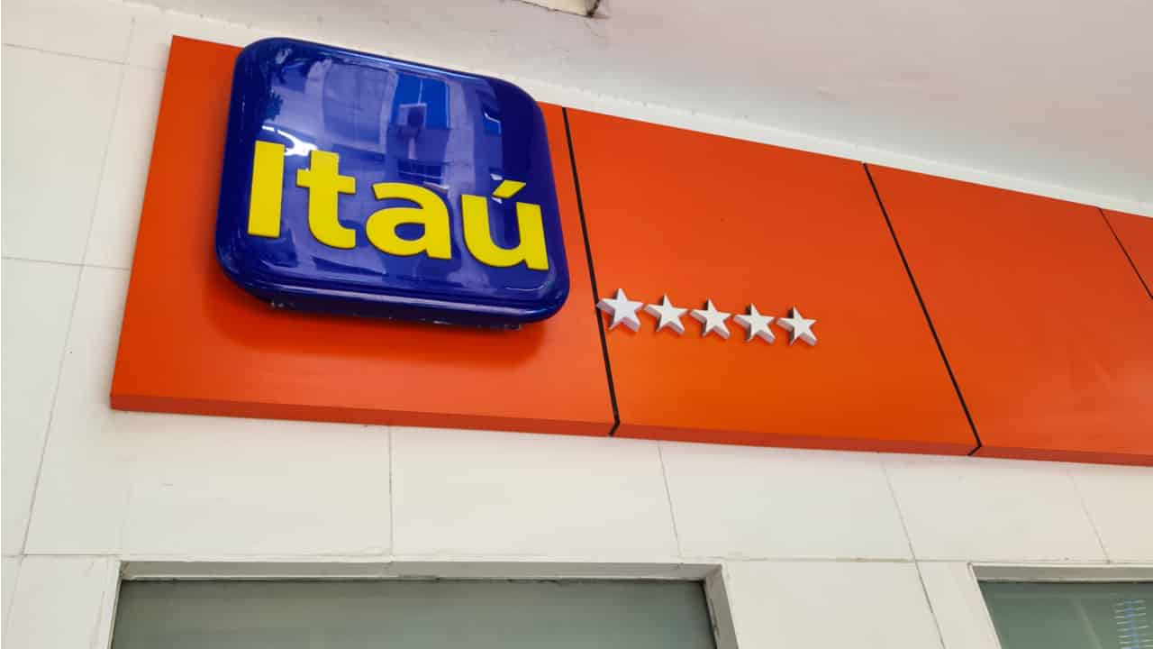 Itaú vai retirar anuidade de dois de seus cartões de crédito