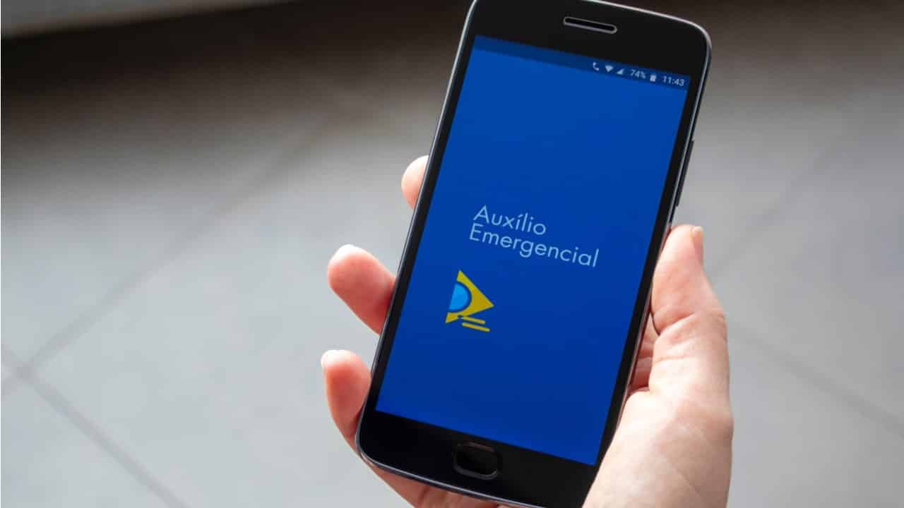 SMS de devolução do auxílio emergencial só é enviado por dois números oficiais