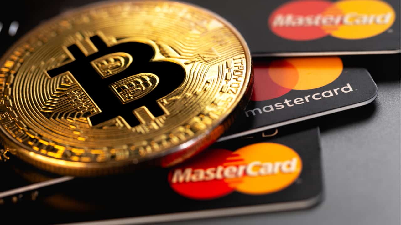 Mastercard lança cartão de crédito com recompensas em criptomoedas