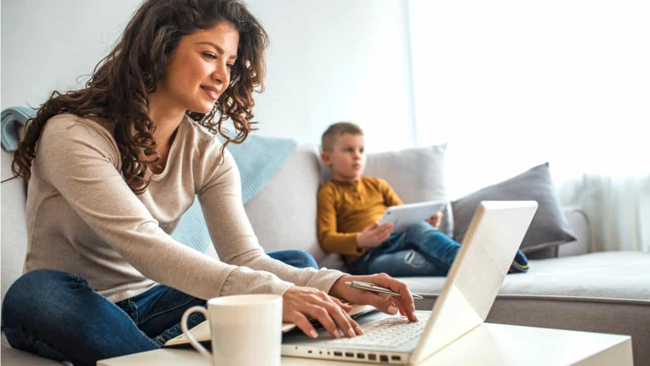 Banco BV tem vagas para mães que estão fora do mercado de trabalho