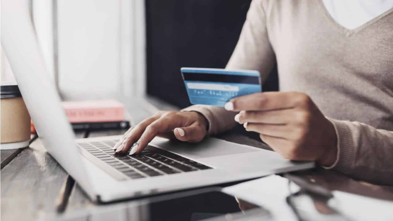 Cartão de crédito de bancos digitais já é o mais usado por quase metade dos consumidores