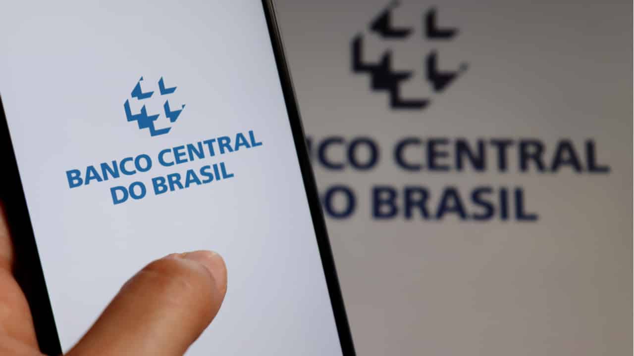 Banco Central estuda liberar transferências via Pix para outros países
