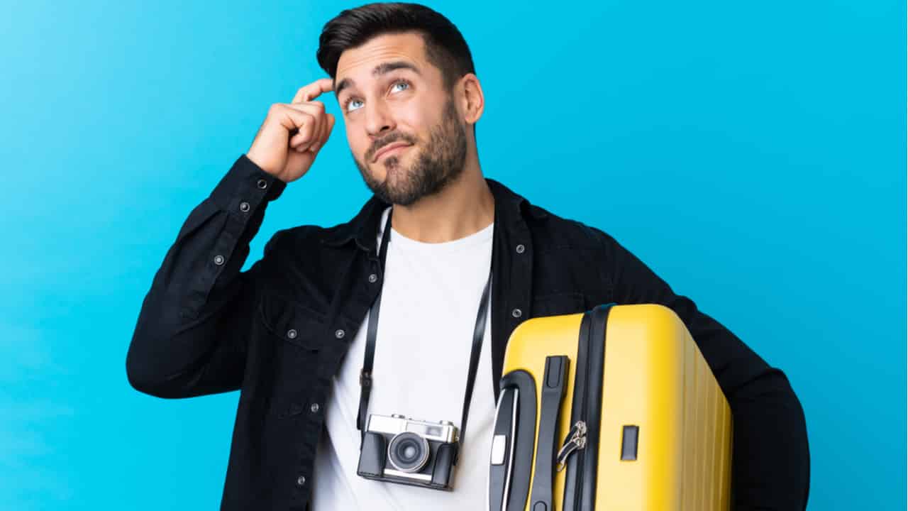 Cartão de crédito: pagar tudo com ele vale mesmo a pena para acumular milhas? entenda
