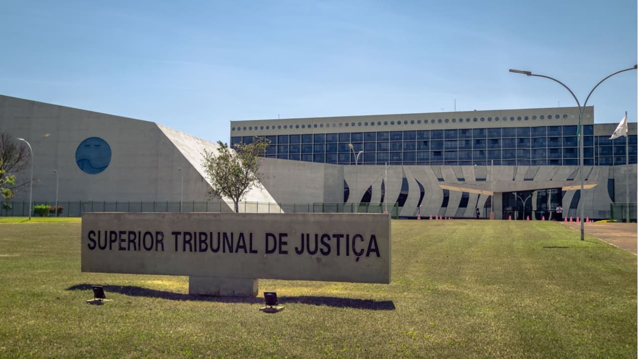 O que diz o STJ sobre a cobrança de taxa de juros dos bancos?