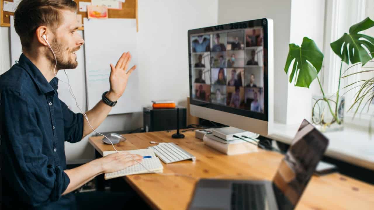 TOTVS abre 300 vagas de emprego para atuar na modalidade home office