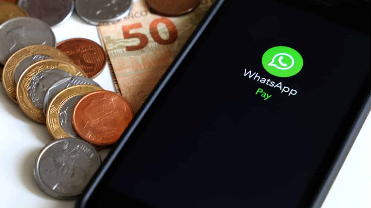 É permitido negociar dívidas pelo WhatsApp? Confira