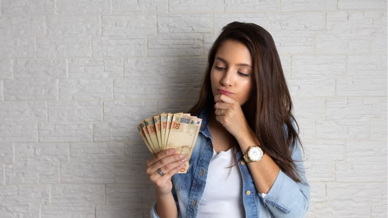 Auxílio Emergencial: veja regras e como evitar devolução de valores que afeta 177 mil famílias