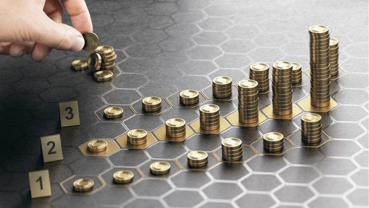 Aprenda a investir com o cartão de crédito com a MONIS
