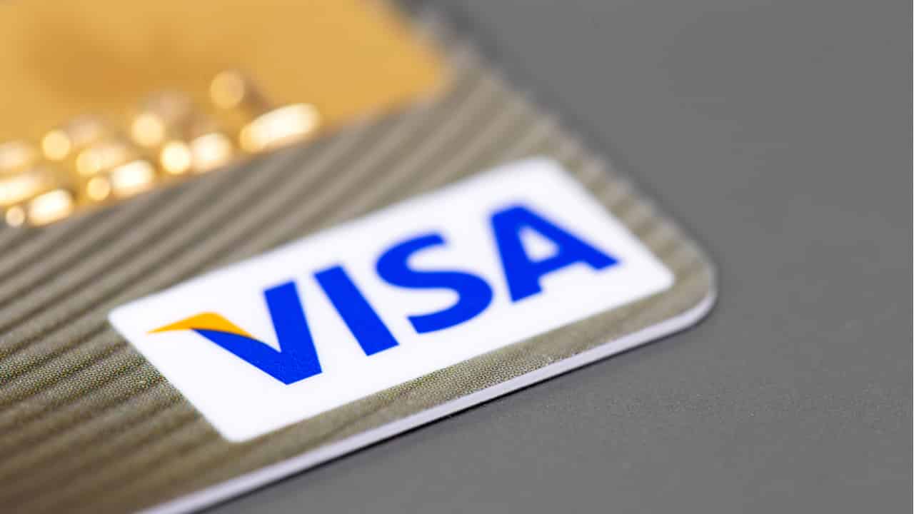 Visa investe em cartão que dá cashback em Bitcoin