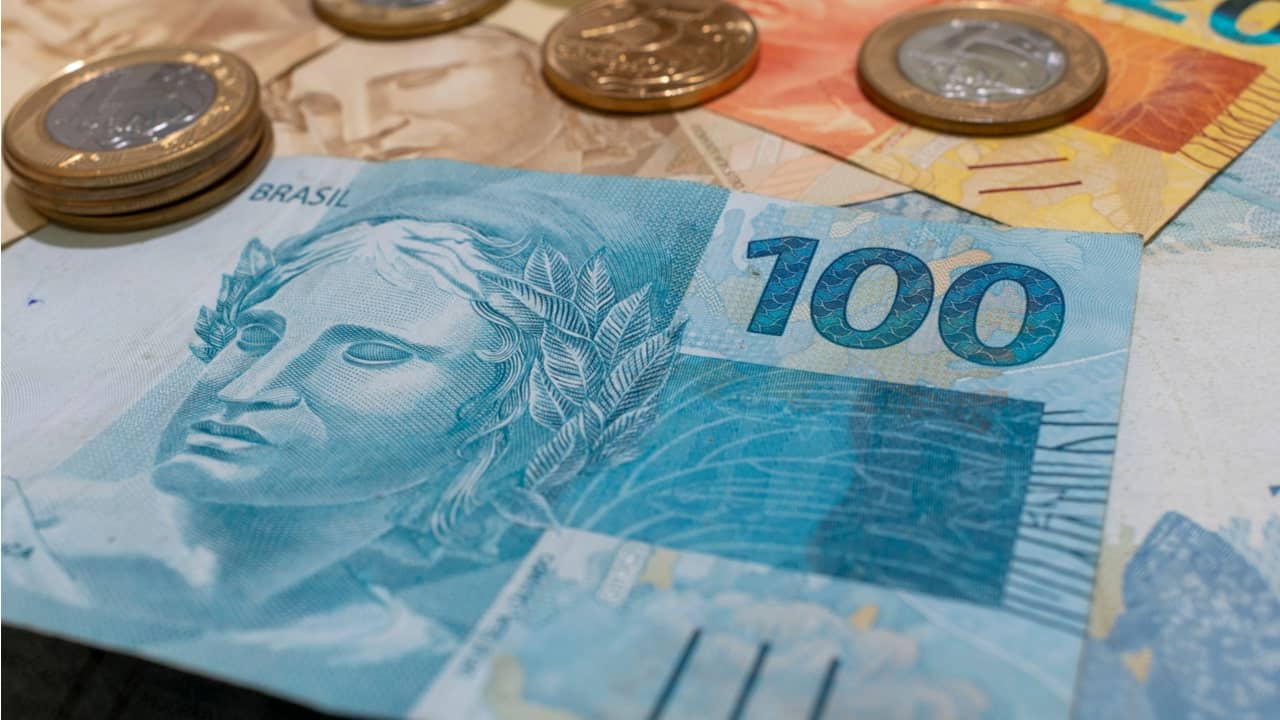 Pobres podem ganhar 1 salário mínimo todo mês; veja como!