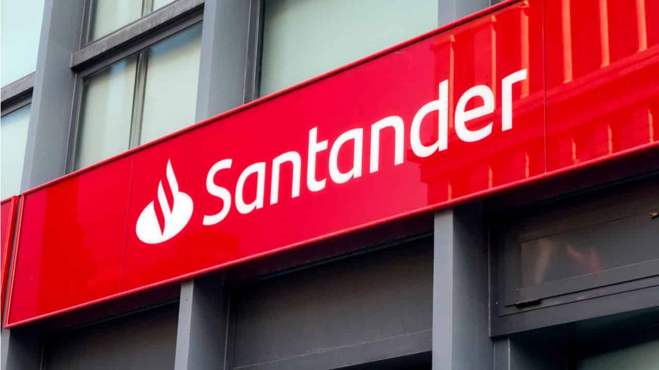 Santander ajuda a pagar a faculdade de 1.500 estudantes; inscreva-se
