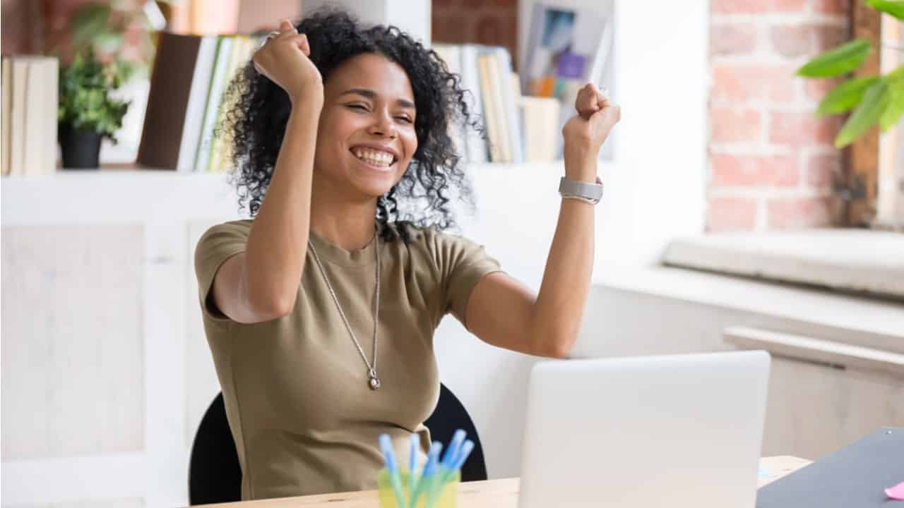 Liberado cartão Platinum para quem ganha salário mínimo; confira os benefícios