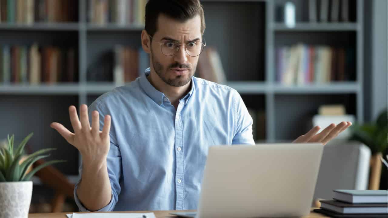 Descontos no salĂĄrio: veja quais sĂŁo PROIBIDOS