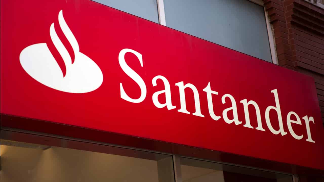 Santander instala Banco24horas em agência pela 1ª vez