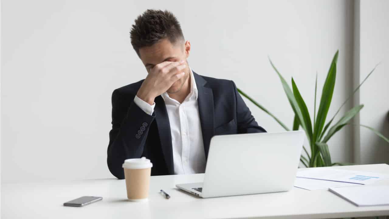Falta injustificada no trabalho: o que acontece com o funcionário?
