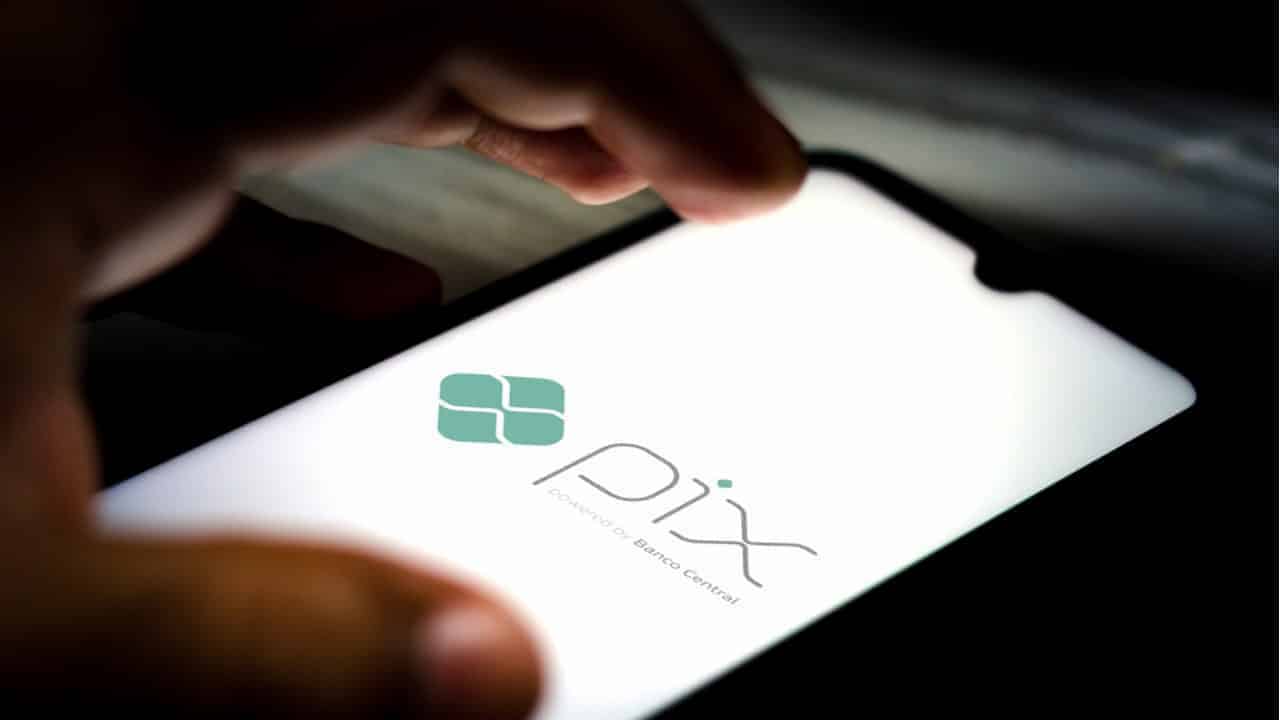 Empresária escapa de golpe do falso Pix no Nubank e viraliza