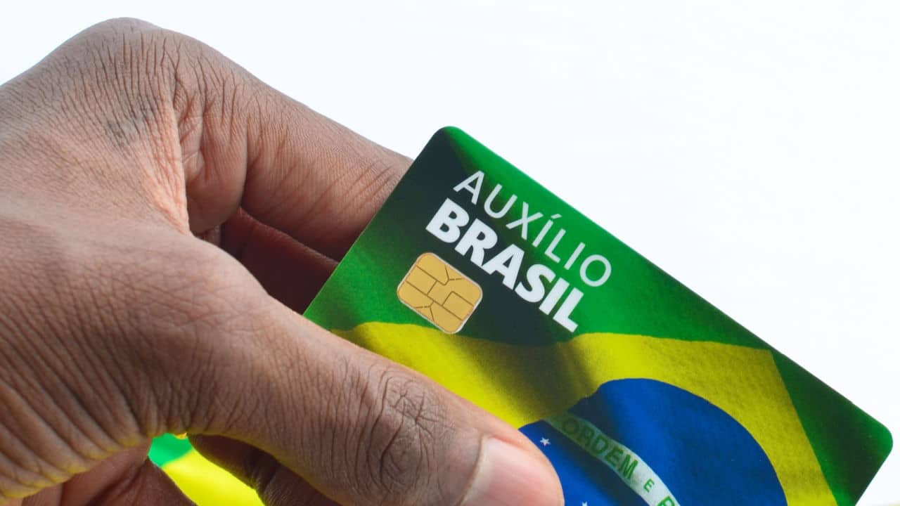 Bolsa Família e Auxílio Brasil: qual a diferença entre os programas