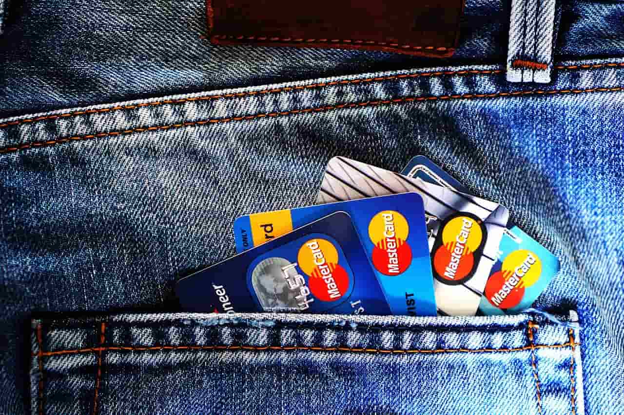 Qual banco oferece cartão para quem está com nome sujo?