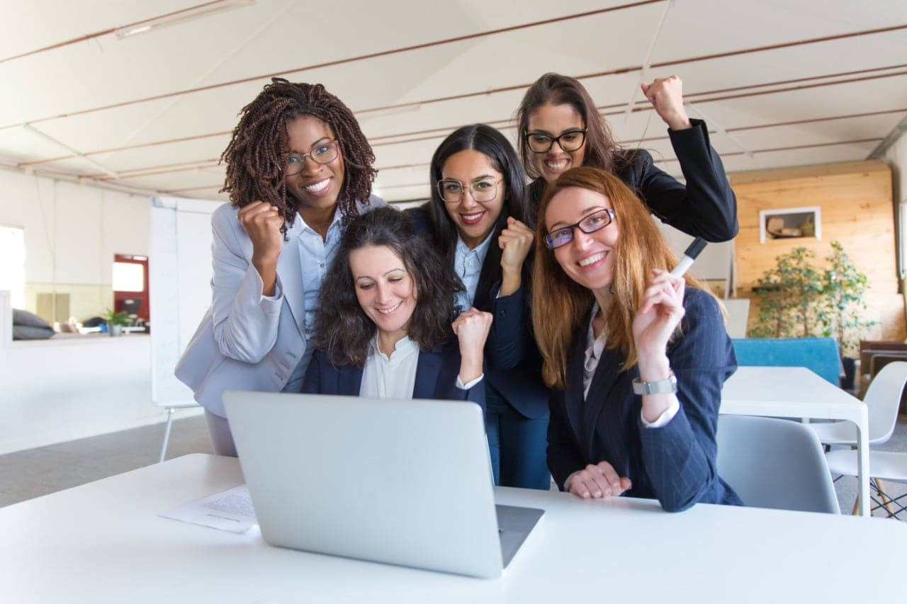 Mulheres negativadas podem sacar até R$ 5 mil de empréstimo na Caixa