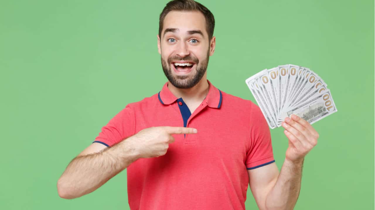 Confira algumas maneiras práticas de ganhar 100 dólares por semana