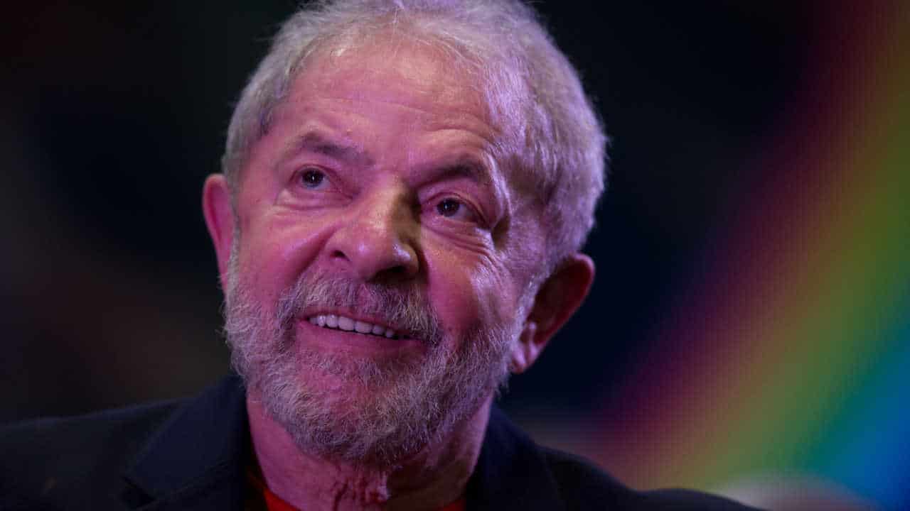 Nova lei sancionada por Lula deve ajudar milhares de funcionários públicos