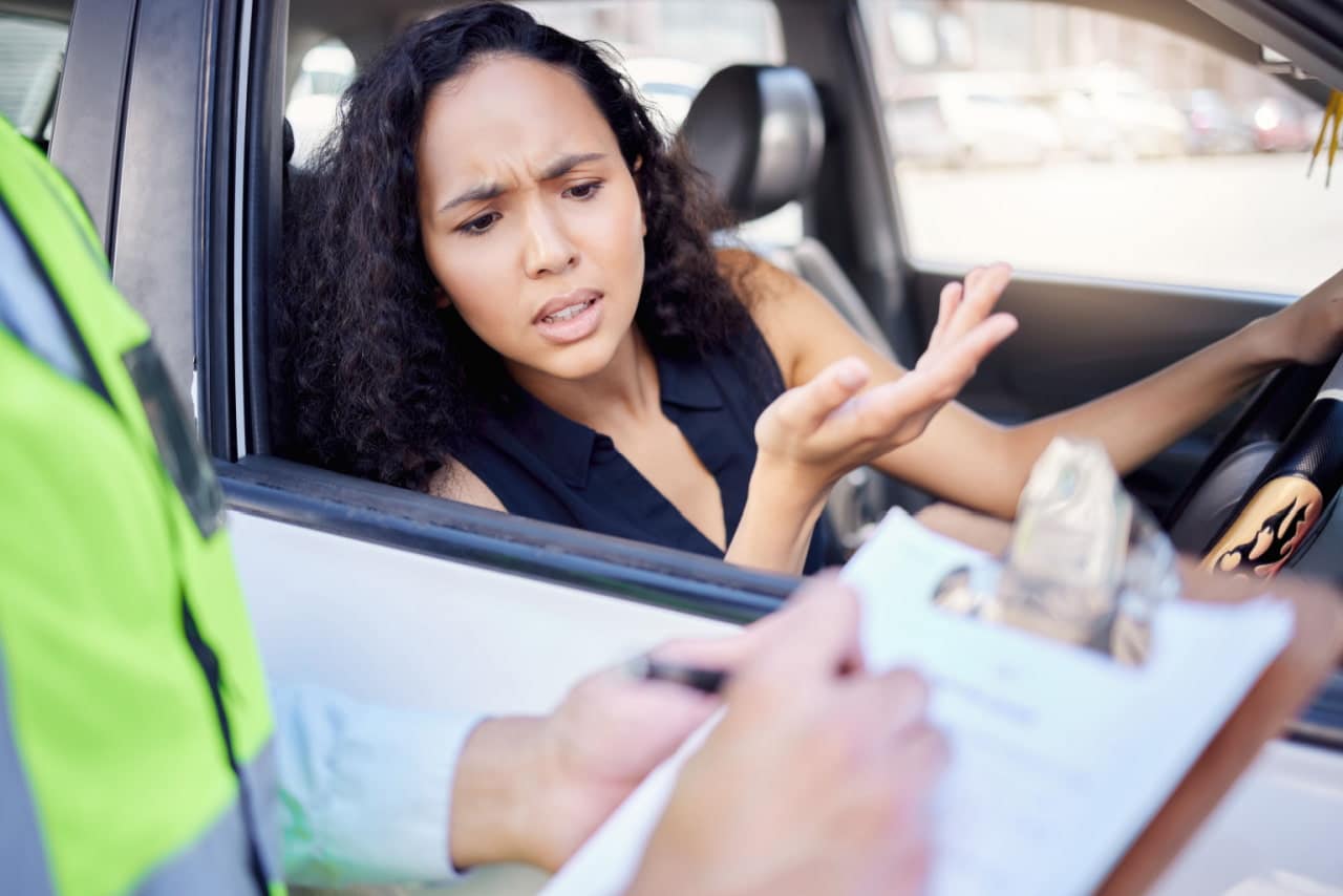 Hábito comum está multando diversos motoristas