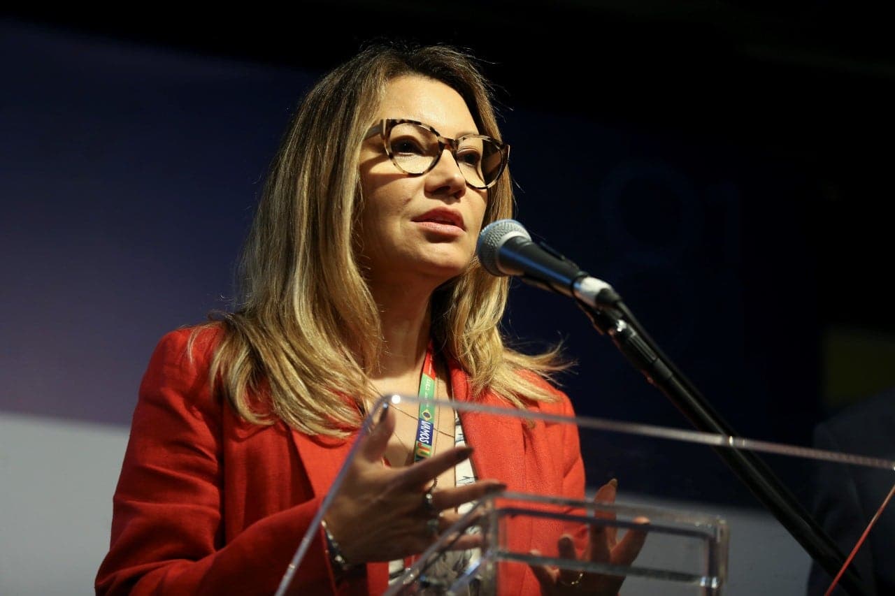 Janja quebra o silêncio sobre taxa na Shein e Shopee